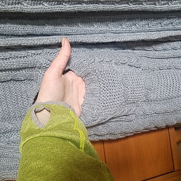 Grey Open Front Cable Knit Sweater w/Pockets - Picture 5 of 5